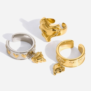Ensemble de trois bagues ouvertes en acier inoxydable 18k avec motifs de cœurs