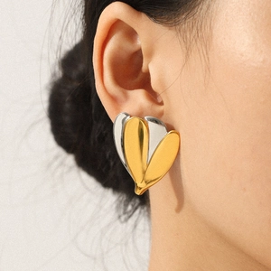 Chic 18K gold-plated stainless steel heart-shaped earrings with two-tone finish