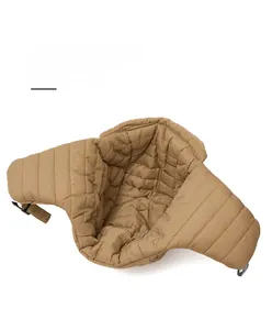 Detail des gesteppten Thermofutters und Ohrenschutzes für Winterfliegermützen