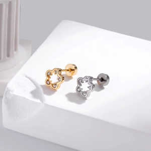 Boucles d'oreilles fleurs en or et argent avec zircons sur socles géométriques