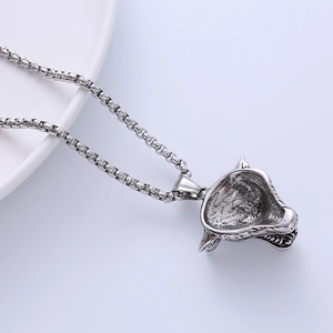 Vintage silver wolf head pendant necklace with hollow back design on round box chain