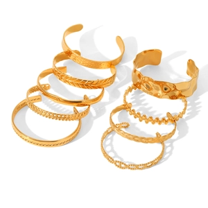 Parure de 8 bracelets et joncs en acier inoxydable plaqué or 18 carats pour femme
