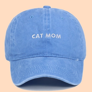 Klassische Baseballkappe aus gewaschener blauer Baumwolle mit weißer CAT MOM Stickerei