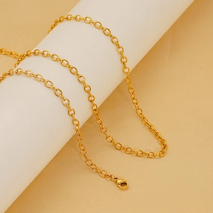 Collier élégant en acier inoxydable doré avec chaîne à maillons et fermoir mousqueton