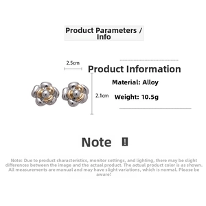 Detailed view of bicolor flower stud earrings with dimensions 2.5cm by 2.1cm and 10.5g weight