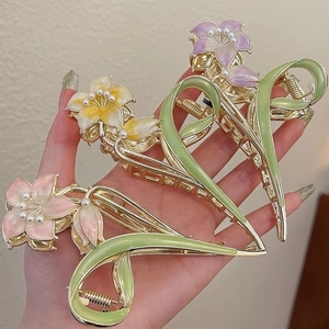 Three-piece set of lily flower hair claws with pearls and hand-painted enamel finish