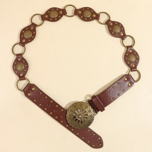 Ceinture vintage en cuir marron avec clous soleil bohèmes et boucle en laiton
