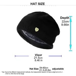 Size guide for men's winter beanie showing depth, width, and adjustable head circumference