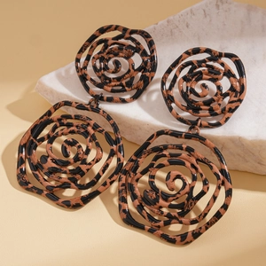 Retro leopard print rose flower earrings with hollow metal design and gold accents