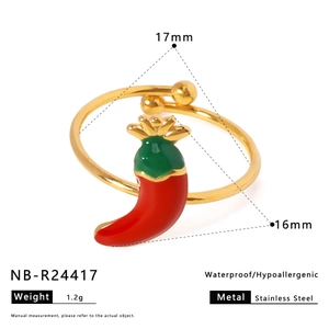 Detail of gold chili pendant ring with 17mm and 16mm size measurements and weight info