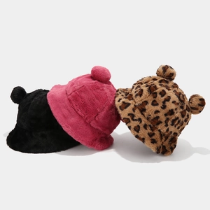 Chapeau bob en peluche hiver avec oreilles d'ours mignonnes en plusieurs couleurs