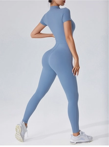 Détails du body de yoga bleu clair à manches courtes avec col zippé et coutures fines