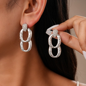 Eleganti orecchini a doppio cerchio argentati con zircone scintillante per donne