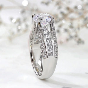 Elegant Women Ring Copper Cubic Zirconia Round Cut Prong Setting Micro Pave Band Luxury Wedding Jewelry For Bridal