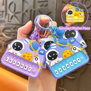 Porte-clés Créatif Mini Piano Astronaute Jouet Anti-stress Pendentif de Sac Clavier Animal Mignon Anneau de Clé Cadeau Étudiant