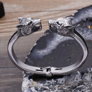 Retro double wolf head open bangle in 316L stainless steel with vintage carved texture
