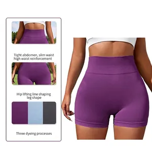 Pantaloncini yoga viola senza cuciture a vita alta con effetto push-up per il fitness