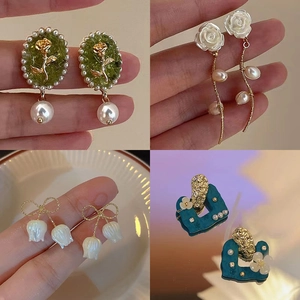 Floral Artificial Pearl Drop Earrings With Silver Earring Post French Retro Rose Tulip Bow Design Elegant Jewelry For Women