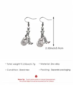 Vue détaillée des boucles d'oreilles bottes de cowboy avec spécifications de taille en cm