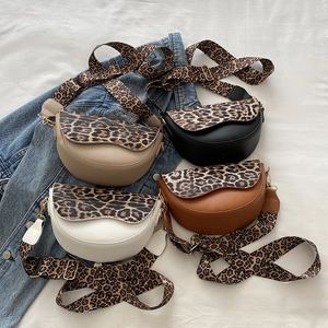 Leopard Print Splicing PU Leather Saddle Bag For Women Fashion Wide Strap Shoulder Messenger Square Bag Daily Trendy Retro Purse
