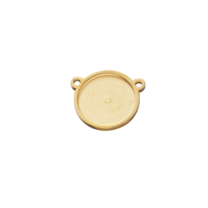 Detailed view of 15mm golden stainless steel round pendant base for DIY jewelry making