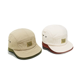 Quick-dry five-panel camp caps with short brims in various colors for outdoor sun protection