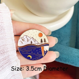 Cartoon enamel pin badge featuring snow mountain and starry sky design, 3.5cm diameter