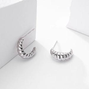 Polished S925 sterling silver croissant C-shaped hoop earrings with twisted texture