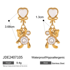 Détails des boucles d'oreilles cœur et ours avec zircons et mesures de taille