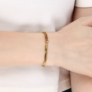 Golden stainless steel Cuban link chain with geometric rectangular bar for men and women