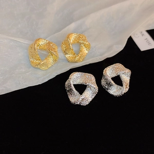 Twisted Geometric Stud Earrings Alloy Pleated Hammered Texture With Silver Earring Post Minimalist Chic Jewelry For Women