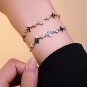 Four Leaf Clover Flower Bracelet Titanium Steel Zircon Enamel Light Luxury Versatile Hand Jewelry For Women