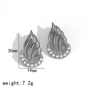 Silver twisted geometry earrings with white pearl, 18k plated steel jewelry (30x19mm)