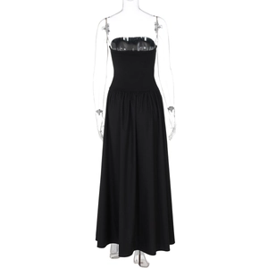 Elegantes schwarzes trägerloses Maxikleid mit Carmen-Ausschnitt und fließender Silhouette