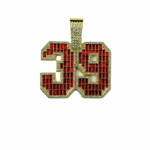 Collier hip hop avec pendentif chiffre 39, cristaux rouges et chaîne cubaine dorée