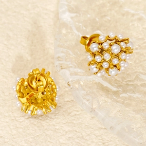 Elegant 18k gold-plated stainless steel stud earrings with cluster pearls for women