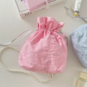 Sacchetto rosa con coulisse con stelle argentate e paillettes per l'organizzazione