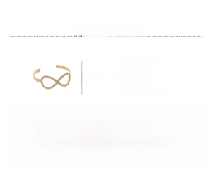 Dettaglio del bracciale infinity oro con dimensioni 5,5cm per 6cm e peso di 12,2g
