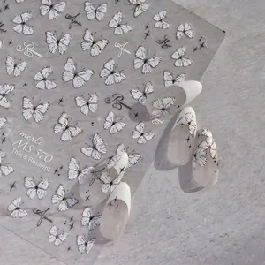 Autocollants à ongles papillon minimalistes noir et blanc MS 570 avec des étoiles