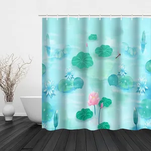 Detail eines hellblauen Lotus-Duschvorhangs aus wasserdichtem Stoff mit weißen Haken