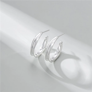 Eleganti orecchini a cerchio in argento S925 a forma di C con design unico a trama intrecciata