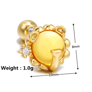 Detailed view of sun flower stud earring with size labels and weight measurement