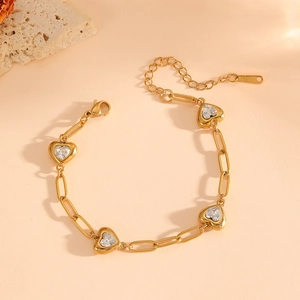 Bracelet en acier inoxydable plaqué or 18k avec breloques cœur et cristaux brillants