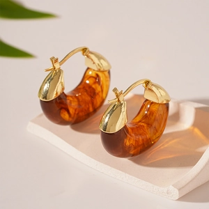Vintage Resin Hoop Earrings With Steel Earring Post U-Shaped Amber Tortoiseshell Pattern Retro Style For Women