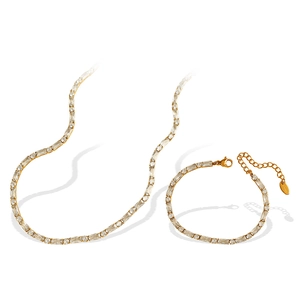 Gold-plated stainless steel necklace and bracelet set with rectangular cut zircons