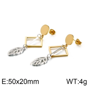 Detailansicht der geometrischen Ohrhänger mit Maßen 50x20mm und 4g Gewichtsangabe
