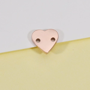 Connecteur cœur en acier inoxydable or rose poli avec deux trous latéraux pour bijoux DIY