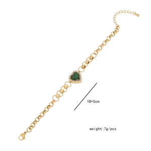 Detail of gold heart bracelet with green emerald stone and 18+5cm size specs