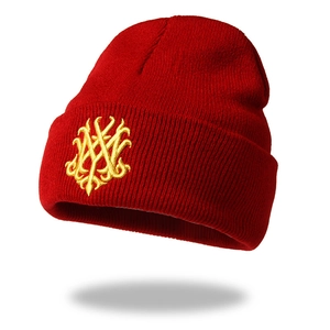 Bonnet en tricot rouge avec broderie dorée et design hip-hop urbain à revers stylé