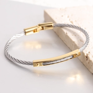 5mm Silbernes Kabelarmband mit Goldbalken-Akzent und Druckverschluss für Damen